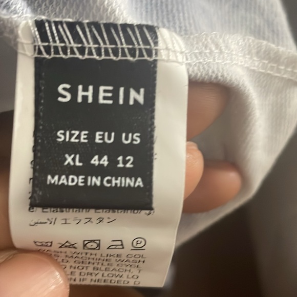 New York crop top hoodie 🆕 - Picture 3 of 3